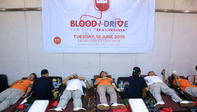 HARRIS Hotel & Residences Sunset Road Bali menggelar kegiatan donor darah. (Istimewa)