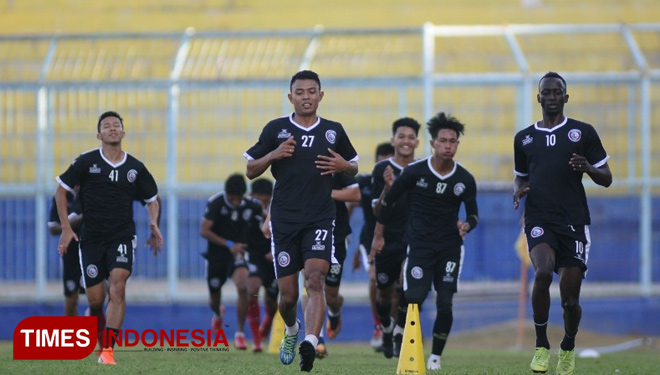 Tim Arema FC saat menggelar latihan. (Tria Adha/TIMES Indonesia)