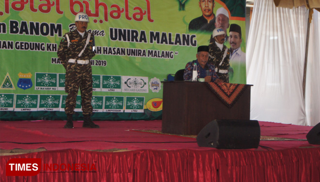Ketua PWNU Jawa Timur, KH Marzuki Mustamar saat menyampaikan tausiyah dalam rangka halal bihalal PCNU kabupaten Malang. (Foto : Binar Gumilang / TIMES Indonesia)