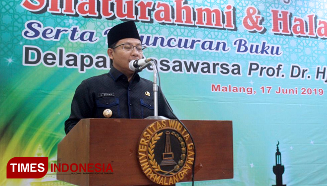 Wali Kota Malang Drs. H. Sutiaji, memberikan sambutan dalam acara halal bi halal di Hall Widyagraha Kampus ll Kampus Inovasi UWG Malang. (FOTO: AJP TIMES Indonesia)