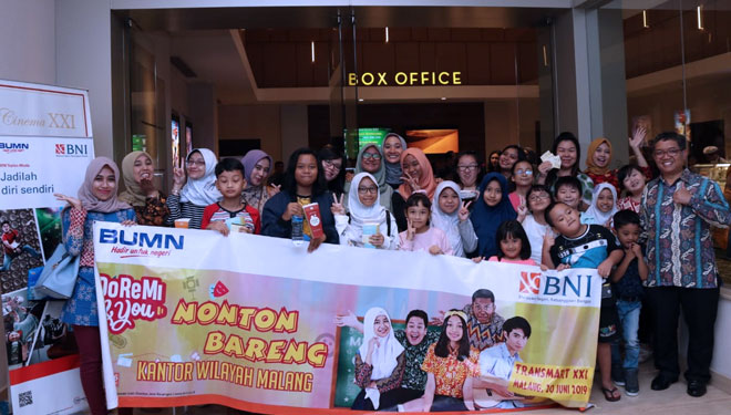 BNI mengajak nasabah setianya menonton bersama Film DoReMi & You di Transmart XXI, Malang, Kamis (20 Juni 2019). (Foto: Corporate Secretary BNI)