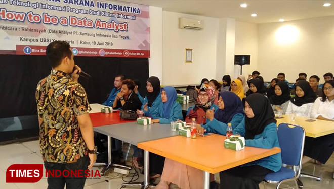 Universitas Bina Sarana Informatika (UBSI) Yogyakarta ketika melakukan pelatihan bagi mahasiswanya. (FOTO: Istimewa/TIMES Indonesia)