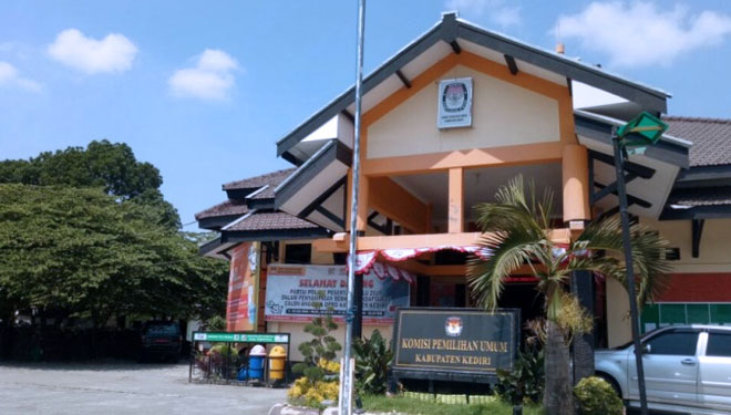 Kantor KPU Kabupaten Kediri. (foto: Istimewa)