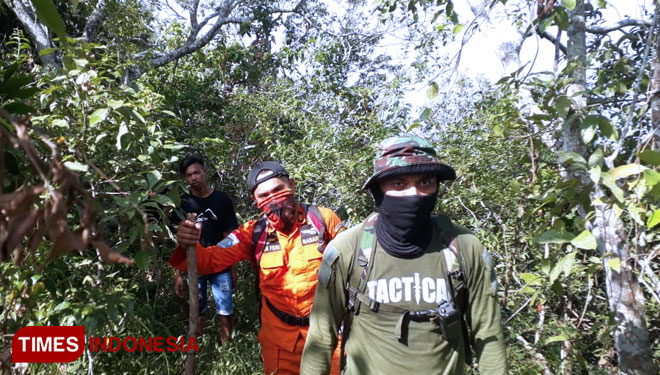 Tim sedang melakukan pencarian korban yang dinyataka hilang di Pegunungan Argopuro. (FOTO: Moh Bahri/TIMES Indonesia) 
