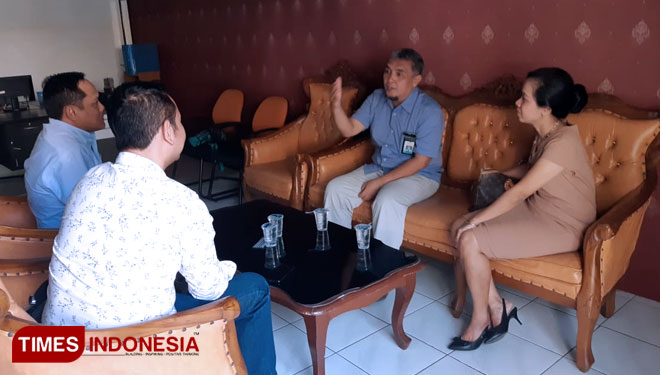 Manajemen PT Garuda Indonesia Cabang Yogyakarta menunjungi kantor DPD KAI DIY di Jalan Solo Kota Yogyakarta, Rabu (26/6/2019). (FOTO: Fajar Rianto/TIMES Indonesia)