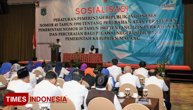 Suasana sosialisasi Peraturan Pemerintah Nomor 45 Tahun 1990 tentang Perubahan atas Peraturan Pemerintah Nomor 10 Tahun 1983 tentang Izin Perkawinan dan Perceraian, di Hotel Savana (foto Humas Pemkab Malang for TIMES Indonesia)