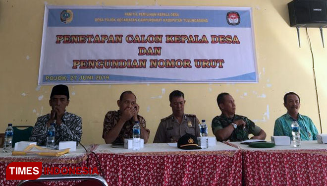 Kemeriahan pemilihan calon kepala desa dan penetapan nomor undian Desa Pojok Kecamatan Campurdarat Tulungagung (FOTO: Irham Wildana/TIMES Indonesia)