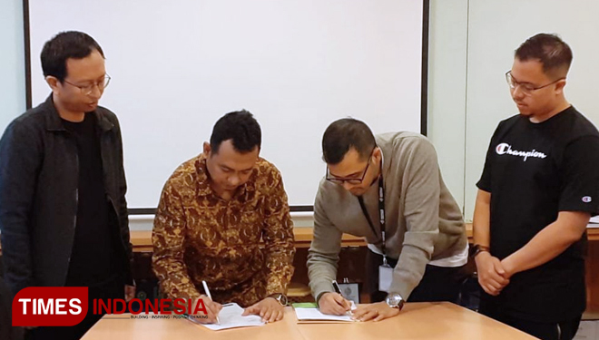 Perusahaan pengembang aplikasi digital untuk edukasi, GREDU di bawah PT Sumber Kreatif Indonesia mewakafkan saham kepada Global Wakaf– Syahru Aryansyah, Direktur Global Wakaf Aksi Cepat Tanggap (ACT). (FOTO: AJP TIMES Indonesia)