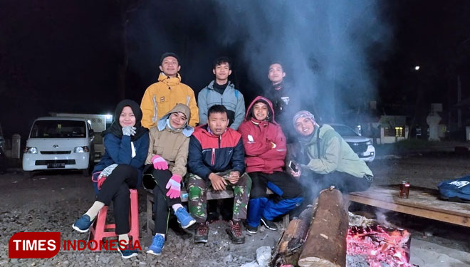 Wisatawan-di-Kawah-Ijen-b.jpg
