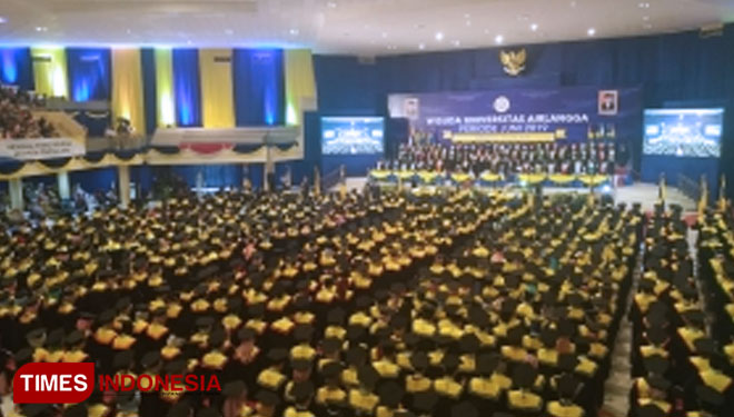 wisuda-unair-surabaya.jpg