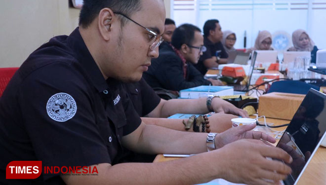 Jurnal-Hukum-Yuridika-b.jpg