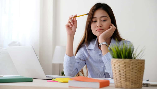 Ilustrasi - Susah Konsentrasi saat Bekerja. (FOTO: Shutterstock)