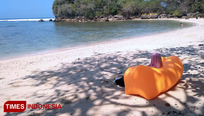 Keindahan Pantai Banyu Meneng di Desa Sumberbening, Kecamatan Bantur, Kabupaten Malang (FOTO: TIMES Indonesia)