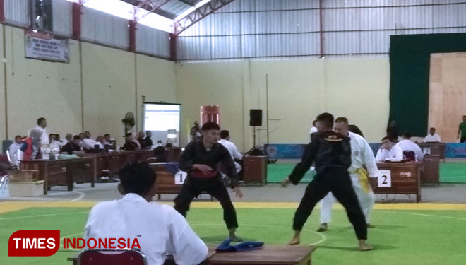 Cabor pencak silat Ponorogo hari ini mulai bertanding. (foto: Marhaban/TIMES Indonesia)