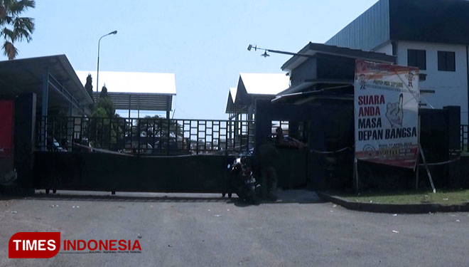 Pabrik pengolahan kayu PT. Madiri Jaya Succesindo (MJS) di jalan raya Gending, Desa Pajurangan, Kecamatan Gending, Kabupaten Probolinggo. (FOTO: Dicko W/TIMES Indonesia).