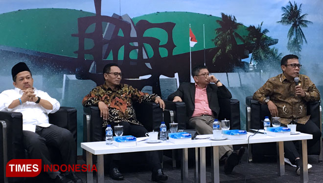 Wakil Ketua DPR RI, Fahri Hamzah (kiri). (Foto: Edy Junaidi ds/TIMES Indonesia)
