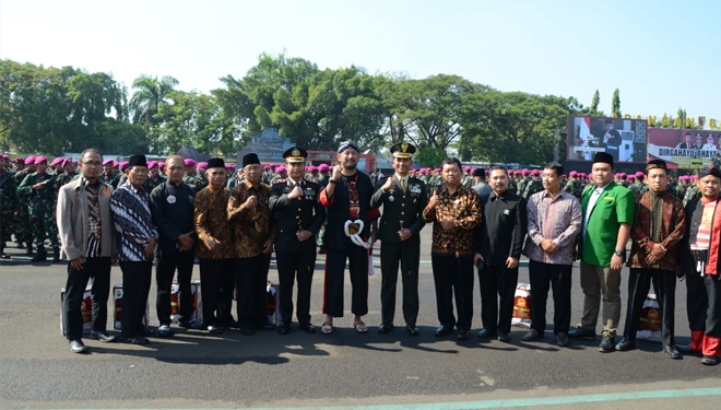 Bupati dan Forkopimda serta elemen masyarakat Ponorogo hadiri upacara Bhayangkara di Surabaya. Foto Istimewa