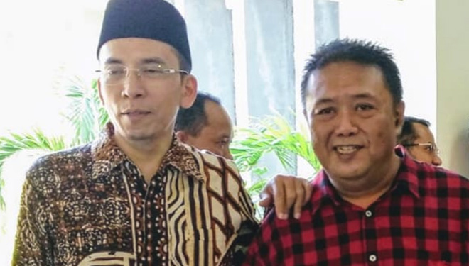 Direktur Lembaga Kajian Sosial Politik Mi6 Bambang Mei Finarwanto (Kanan) bersama dengan TGH Muhammad Zainul Majdi atau akrab dipanggil TGB. (FOTO: Istimewa)