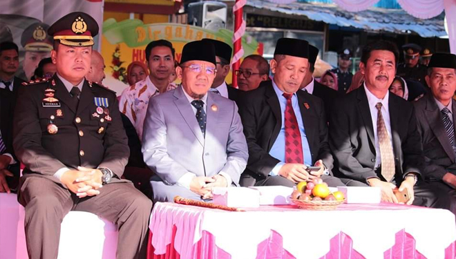 Kapolres bersama Bupati Lombok Utara dan Ketua DPRD KLU. Foto (istimewa)