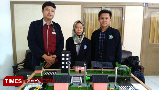 Tim Mahasiswa ITNY foto bersama dengan Prototype Intelligent Cross Walk. (FOTO: Humas ITNY/TIMES Indonesia)