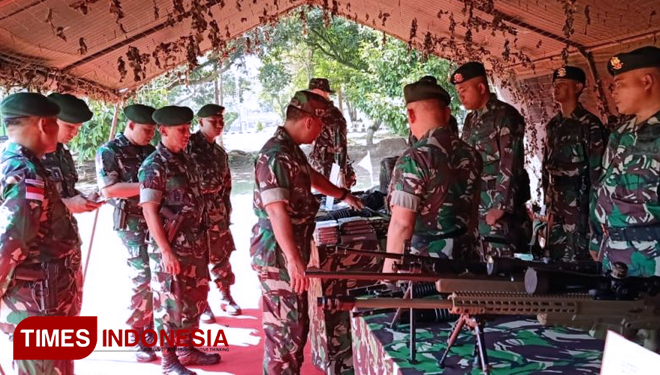Pengecekan personel dan materiil persiapan Tugas Pamtas Yonif Raider 509/Kostrad. (FOTO: AJP TIMES Indonesia)