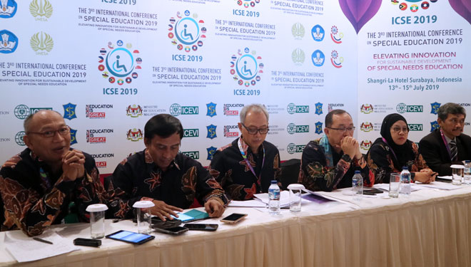 Forum internasional pengembangan pendidikan inklusi ICSE dikuti oleh perwakilan 20 Negara Asean. Unesa turut mengambil peran sebagai pionir perguruan tinggi yang menerapkan pendidikan bagi anak berkebutuhan khusus di Indonesia, Sabtu (13/7/2019). (foto: U