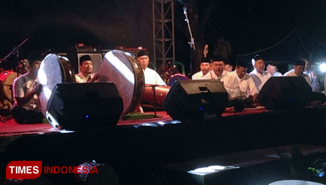 Penampilan grup Gendrung At-Taqwa Dalam Festival Madioen Tempo Doeloe. (Foto: Moch.Al-Zein/TIMES Indonesia)