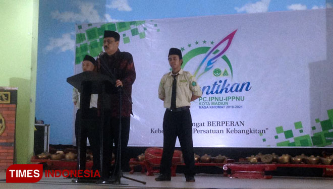 Sekda Kota Madiun, Rusdiyanto memberikan sambutan pada acara Pelantikan PC IPNU-IPPNU Kota Madiun. (FOTO: Moch. Al-Zein/TIMES Indonesia)