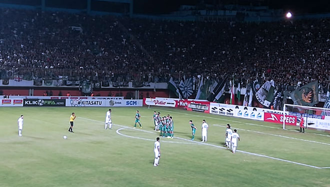 PSS Sleman menang 2-1 atas Persebaya Surabaya pada lanjutan Liga 1 2019 di Stadion Maguwoharjo, Sleman, Sabtu (13/7/2019) malam. (FOTO: Istimewa/TIMES Indonesia)