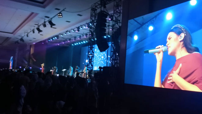 Penyanyi Raisa Andriana ketika tampil pada Konser Istimewa Raisa di Grand Pacific Hall Yogyakarta Sabtu (13/7/2019) malam. (FOTO: Istimewa/TIMES Indonesia)