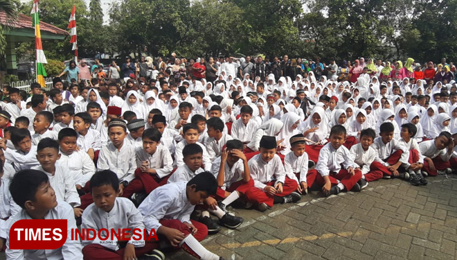 Peserta Didik Baru Tingkat Sekolah Dasar (SD). (FOTO: Rizki Amana/TIMES Indonesia)
