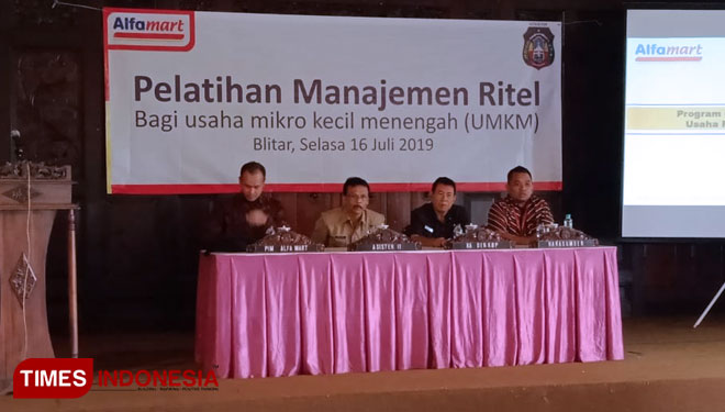 Suasana pelatihan manajemen Ritel bagi UMKM, Selasa (16/7/2019). (Foto: Sholeh/ TIMES Indonesia)