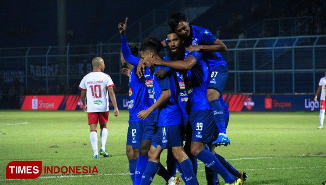 Comvalius Usai Mencetak Gol. (foto: Tria Adha/TIMES Indonesia)