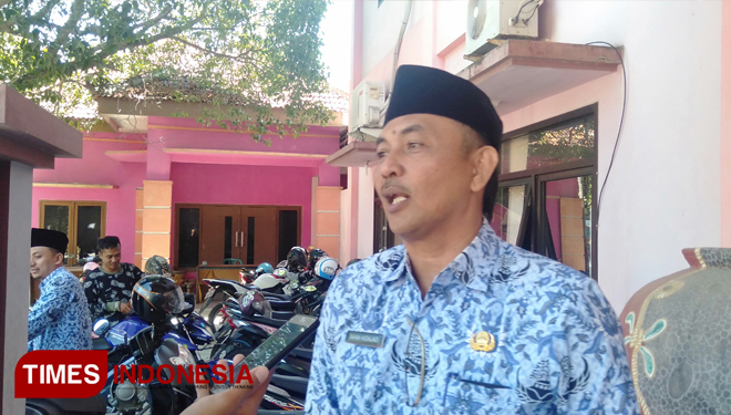 Imam Hidajad Kepala Bidan (Kabid) Pengawasan Konsumen Dinas Perindustrian dan Perdagangan (Disperindag) Pemkab Pamekasan.(Foto: Akhmad Syafi'i/TIMES Indonesia)