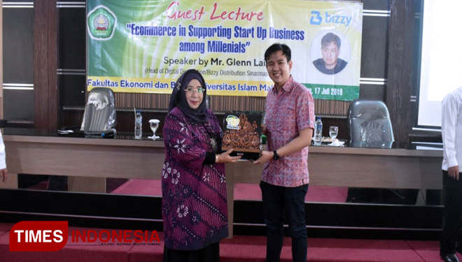 Guest lecture “Ecommerce in Supporting Start Up Business among Millenials” dengan Speaker Mr. Glenn Lai (Head of Digital Distribution / Bizzy Distribution Sinarmas Group), Rabu (17/7/2019).. (FOTO: AJP TIMES Indonesia)