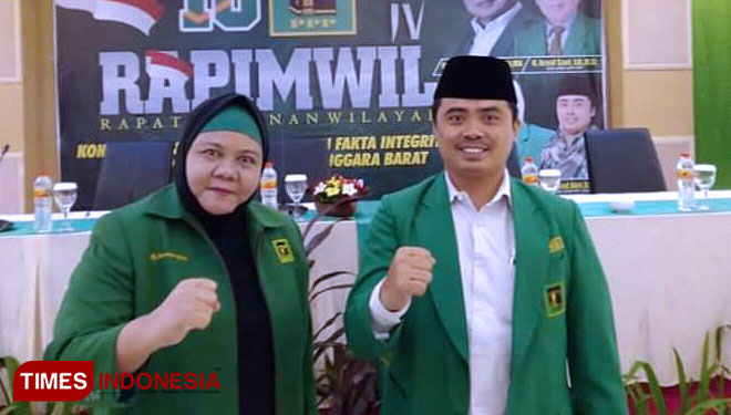 Ketua DPW PPP NTB Hj. Wartiah dari (kiri) bersama Sekretaris DPW PPP NTB Moh. Akri. (Foto: Pauzan Basri/TIMES Indonesia)
