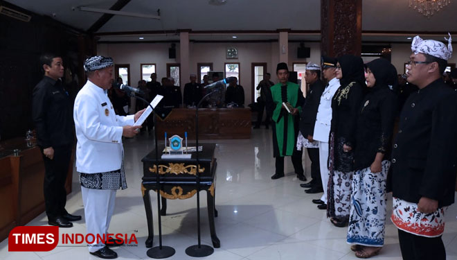 Bupate-fadeli-dan-ASN-Lamongan-b.jpg
