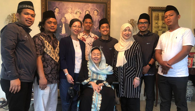 Ibu Sinta Nuriyah menerima kunjungan Asosiasi Muslim Guangdong dan PCINU Tiongkok (FOTO: Istimewa)