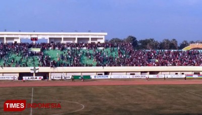 Ricuh Antarsuporter Warnai Pertandingan Persatu Tuban vs PSIM Yogyakarta
