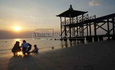 Pesona Pasir Putih Situbondo