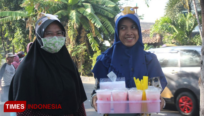 Lewat bazar amal, ACT Jatim dan MRI Surabaya menggalang donasi untuk warga terdampak gempa bumi di Halmahera Selatan. (FOTO: AJP/TIMES Indonesia)