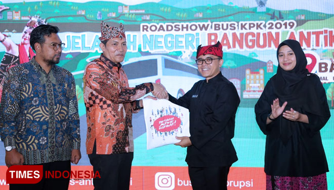 Roadshow Bus Komisi Pemberantasan Korupsi (KPK) di adakan di Mall Pelayanan Publik Banyuwangi. (Foto: Roghib Mabrur/TIMES Indonesia)