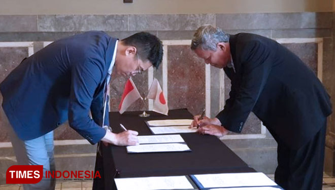 Penandatanganan kerjasama antara Rektor UMG dengan Jepang (FOTO: ajp.TIMES Indonesia)