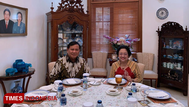 Megawati dan Prabowo, di Jalan Teuku Umar, Jakarta, Rabu (24/07/2019). (FOTO: Hasbullah/TIMES Indonesia)