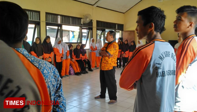 Siswa MA Maarif Rejoso Pasuruan kenali gejala kejiwaan dengan belajar di pusat rehabilitasi UPT Bina Laras. (FOTO: AJP/TIMES Indonesia)