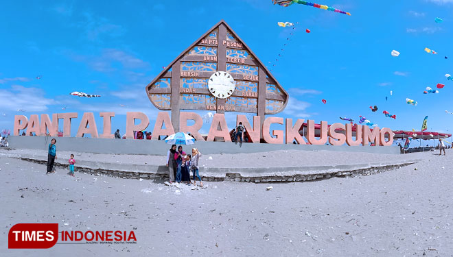 Pantai-Parangkusumo.jpg