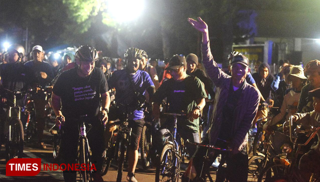 Sambut HUT Kota Kediri, Wali Kota dan Penggiat Sepeda Gelar Kediri Night Ride