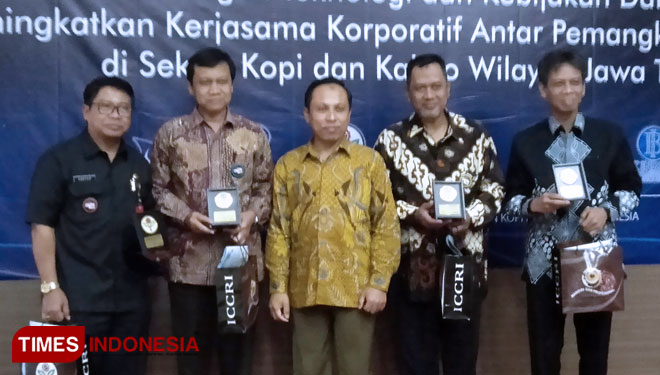 Mantan-Bupati-Bondowoso-Amin-Said-Husni-b.jpg