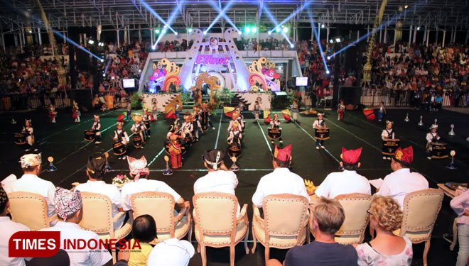 Padukan Budaya Lokal dengan Modern dalam Festival Drumband Etnik 2019