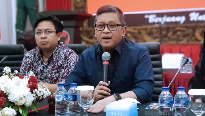 Direktur Eksekutif Indikator Politik Indonesia, Burhanuddin Muhtadi (kiri) mengatakan PDI Perjuangan berpeluang besar menjadi pemenang pemilu tiga kali berturut-turut. (Foto: PDIP For TIMES Indonesia)